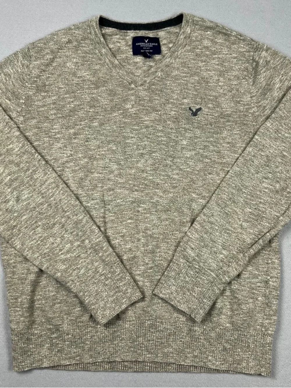 American Eagle‎ Men’s Medium Pullover Sweatshirt Heather Gray Classic Fit V-Neck